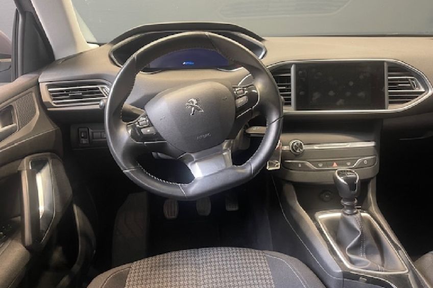 Peugeot 308 1.2 PureTech 110 CV 38 000 KMS