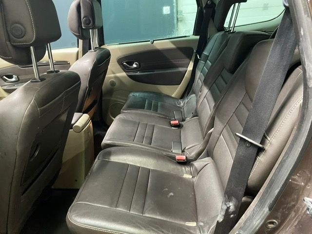 Renault GRAND SCENIC III 1.9 dCi 130 CV Bose 7 pl
