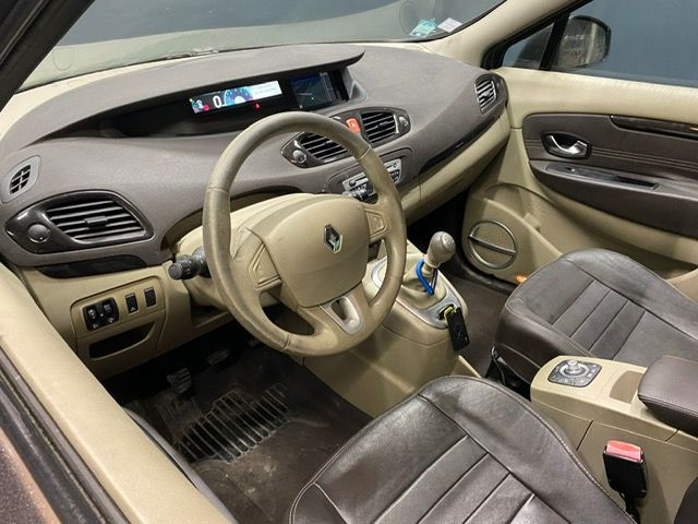 Renault GRAND SCENIC III 1.9 dCi 130 CV Bose 7 pl