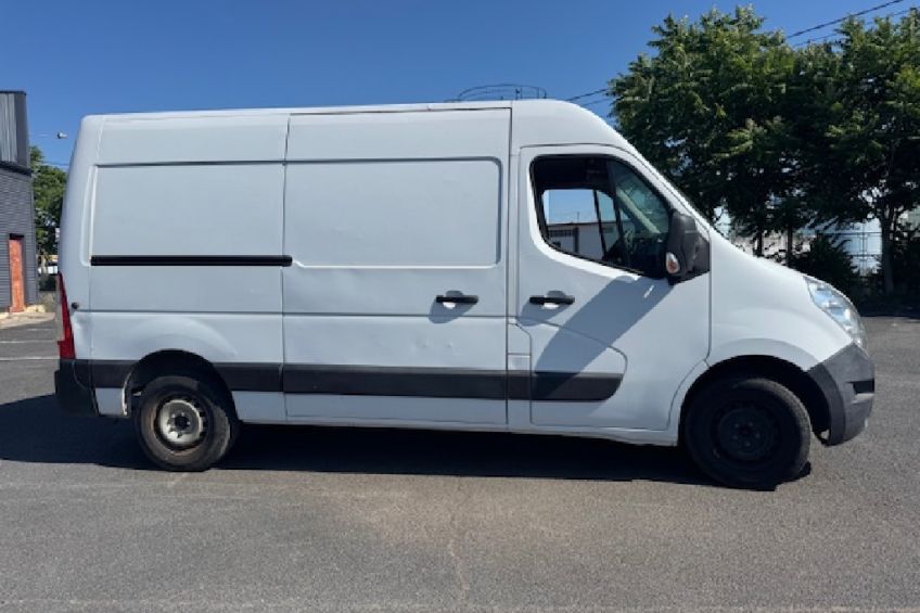Renault MASTER FOURGON L2H2 3.5t 2.3 dCi 130 CV