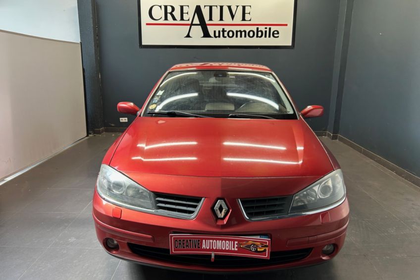 Renault LAGUNA 2.0 16V Luxe Privilège