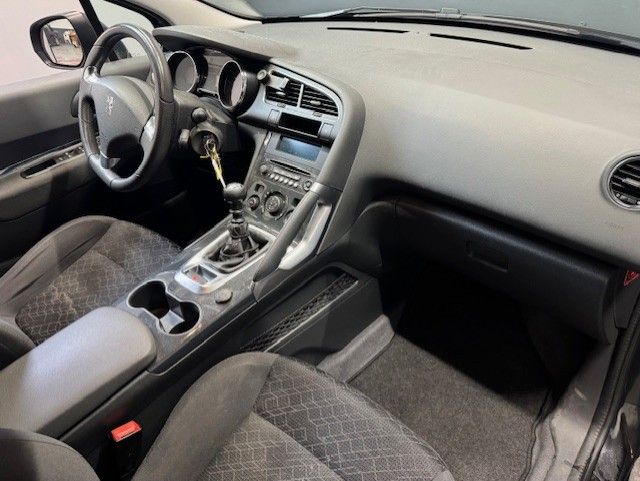 Peugeot 3008 1.6 HDi 115ch FAP BVM6 Style