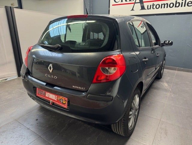 Renault CLIO III 1.5 dCi 105 Confort Pack Clim